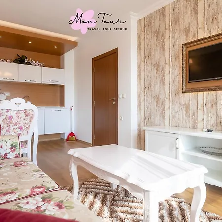 Mon Tour * ساني بيتش